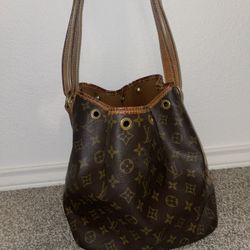 Vintage Louis Vuitton Petit Noe bag 