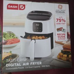 DASH Tasti-Crisp Digital Air Fryer 2.6 Quart