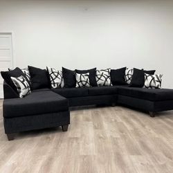 111 Sectional Black 
