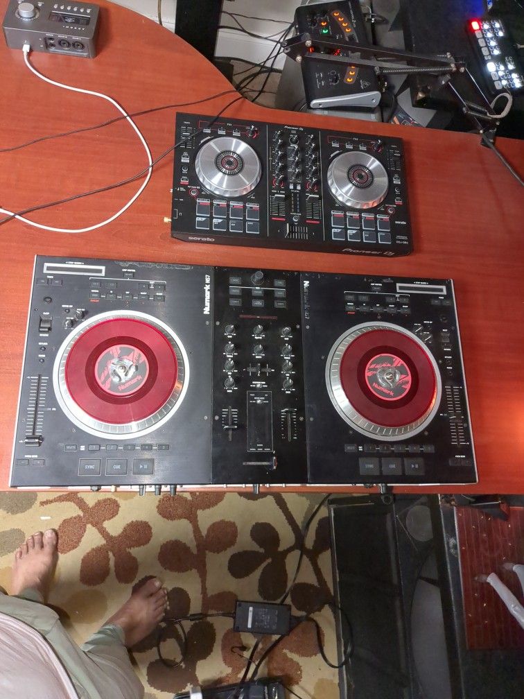 Numark Ns7