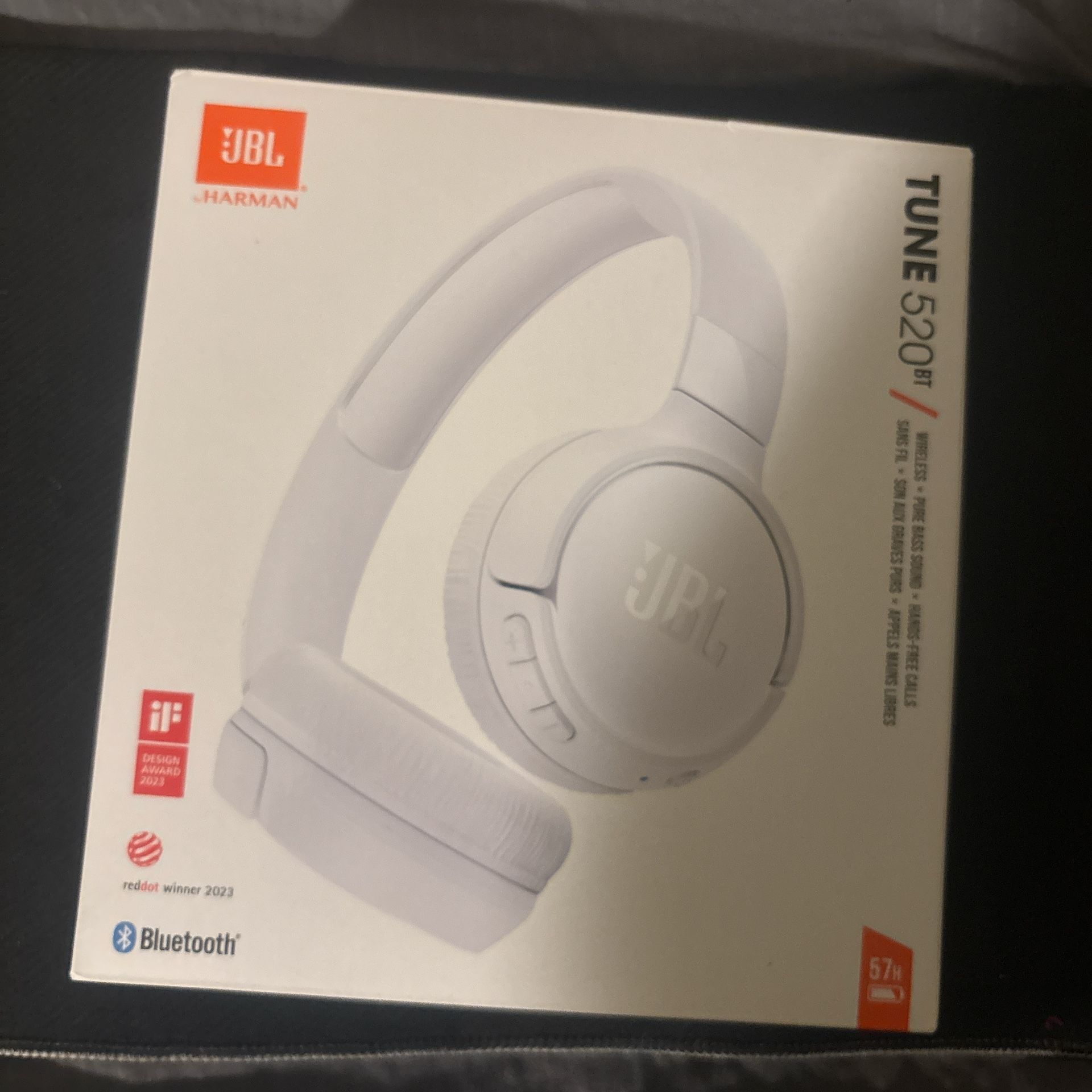 Slightly Used JBL Over-Ear Headphones – White – Great Sound”