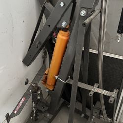 Jack to lift 300 pounds