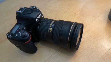 Nikon D750 + 24-70mm f/2.8 Pro Camera Kit