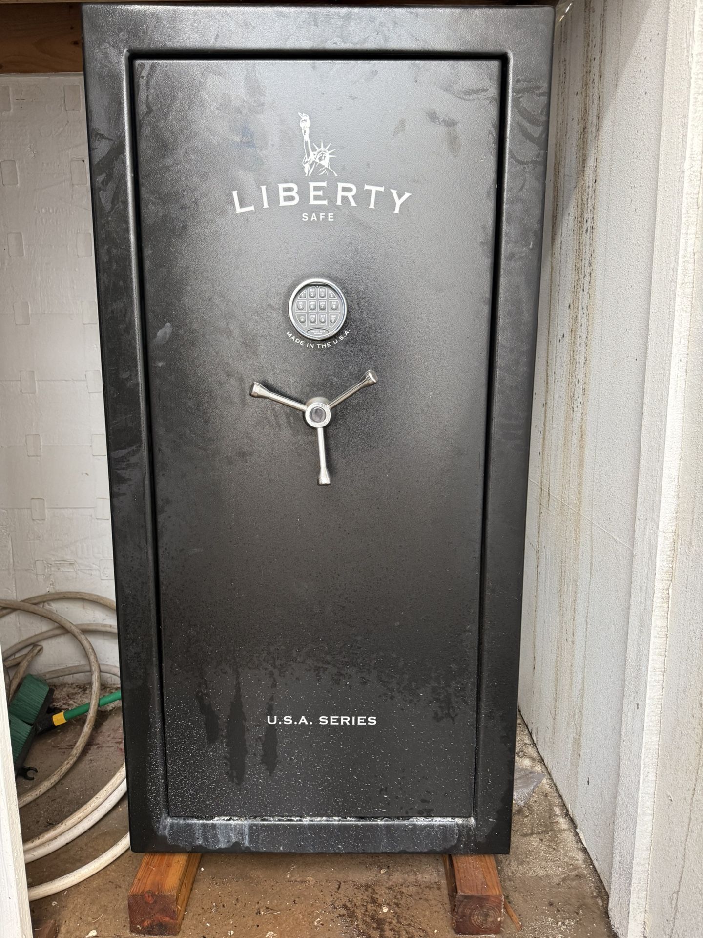 Liberty USA 36 Safe