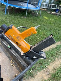BOSTITCH floor nailer MIII