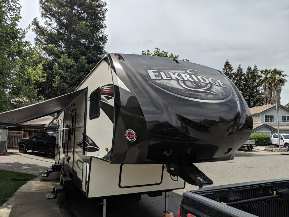 2017 Elkridge 5th wheel