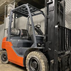 2019 TOYOTA M8 forklift for sale 