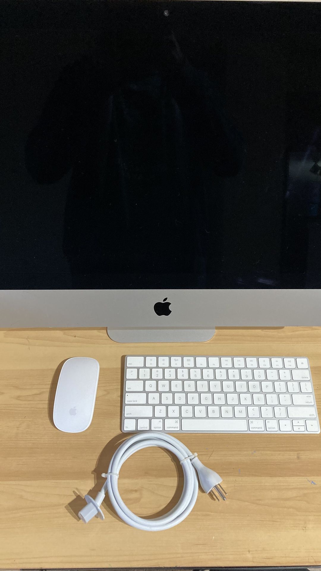 iMac (Retina 4K, 21.5-inch, Late 2015)