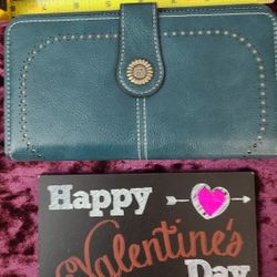 Brand New Women's Fashion Wallet w/ Multiple Slots 