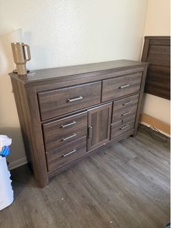 Queen bed set