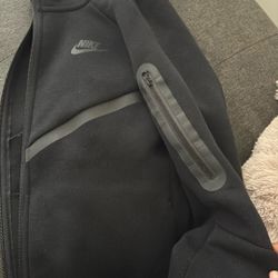 Youth Large Nike Tech Jacket