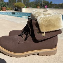 Brown Fur Lined Snow / Hiking Boots 