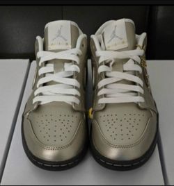 WOMEN  SHOES