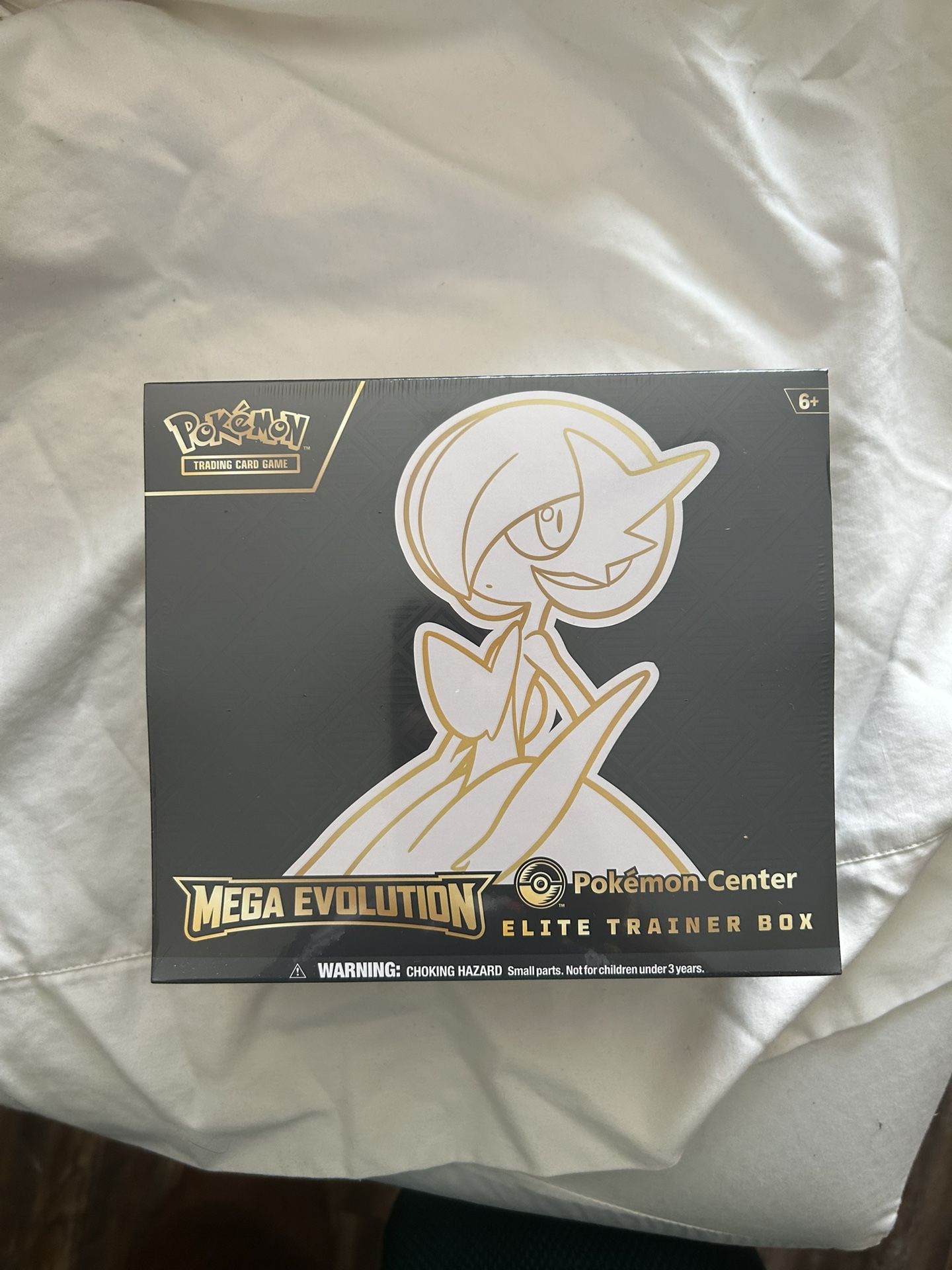 Pokemon Center Mega Evolutions Gardevoir ETB