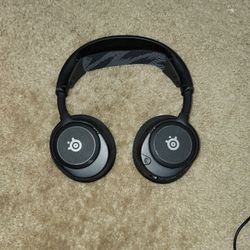 Gaming Headset (Steelseries Arctis Nova 3)