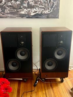 ADS L910 speakers