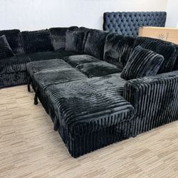 Large Black Sectional W Pull Out Bed & Storage Chaise USB Port