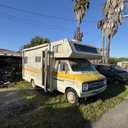 1977 Dodge Class-Lindy Escapade Motorhome