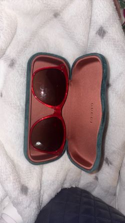 GUCCI SUNGLASSES
