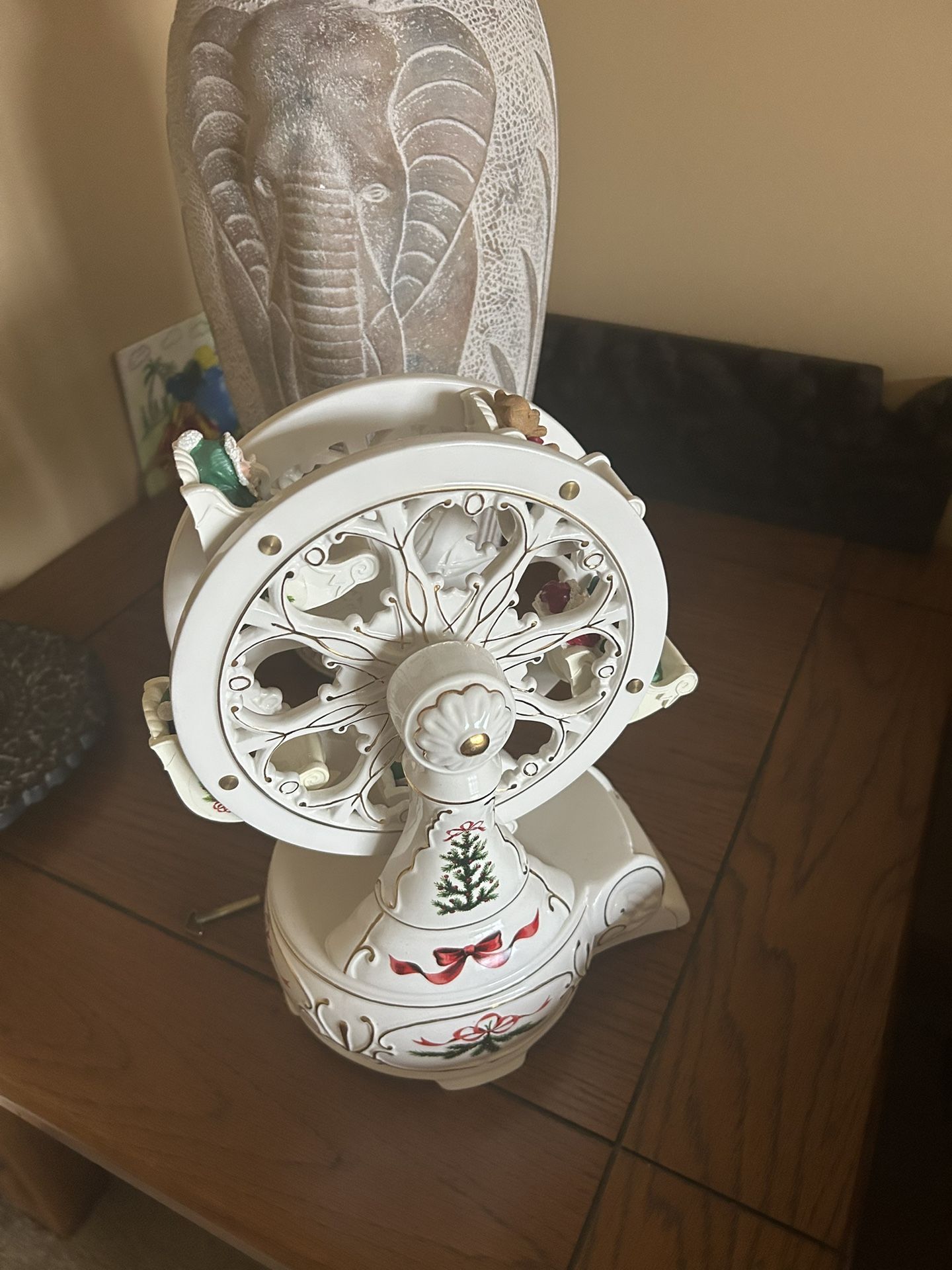 Vintage Avon Holiday Classic Porcelain Musical Ferris Wheel 2001 w Original Box