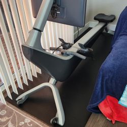 Hydrow CR14A101 Rowing Maching