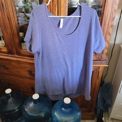 XL LULAROE CLASSIC T 
