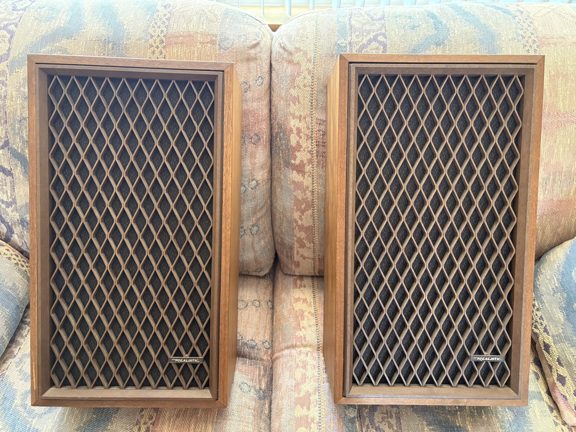 Realistic Speakers