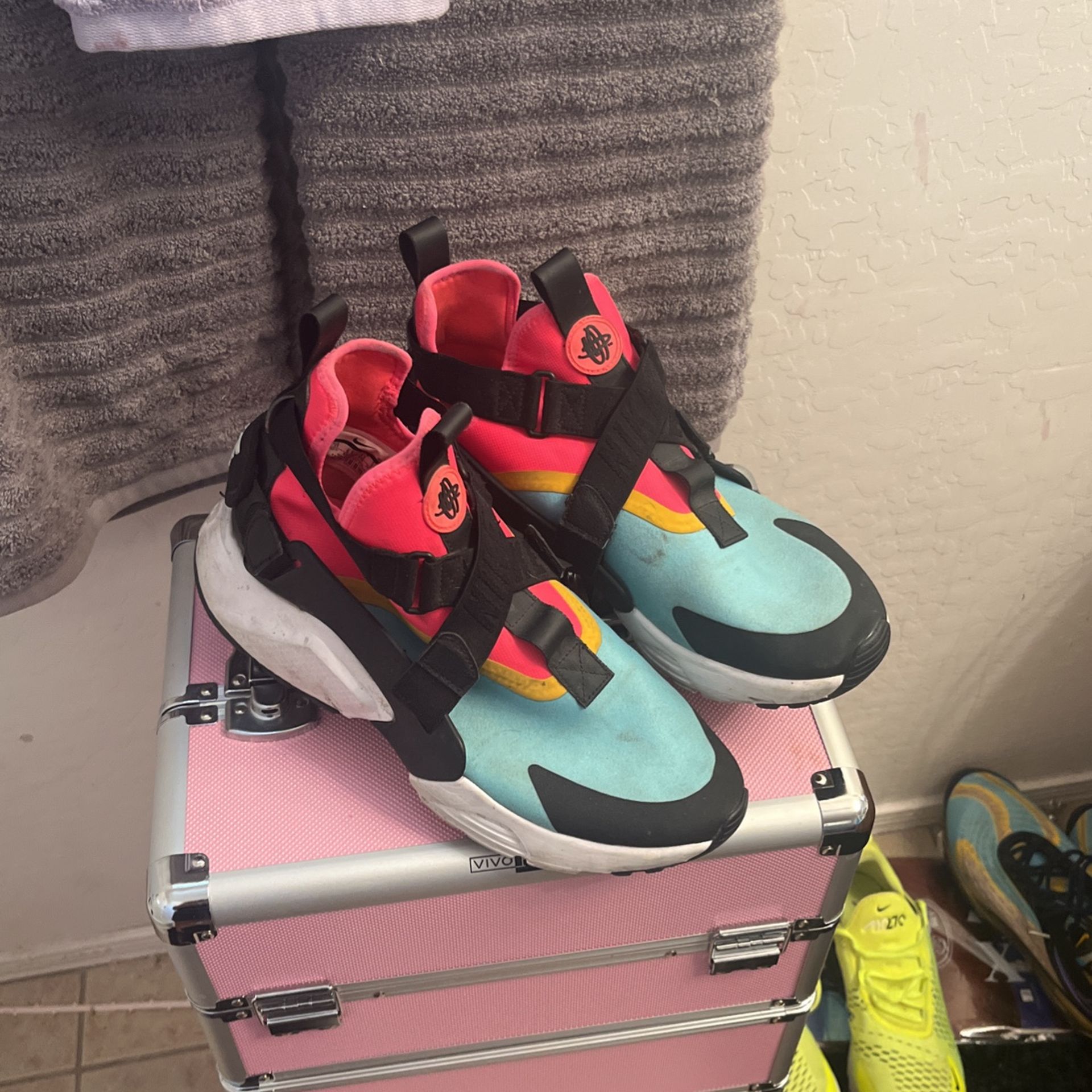 Mens Nike Hurache Size 10.5