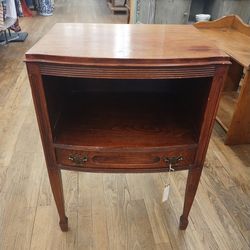 Vtg mahogany table with drawer