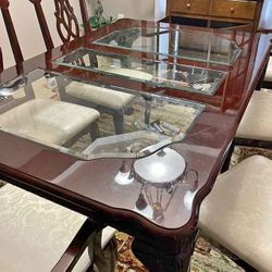 Elegant Dining Table And Chairs 