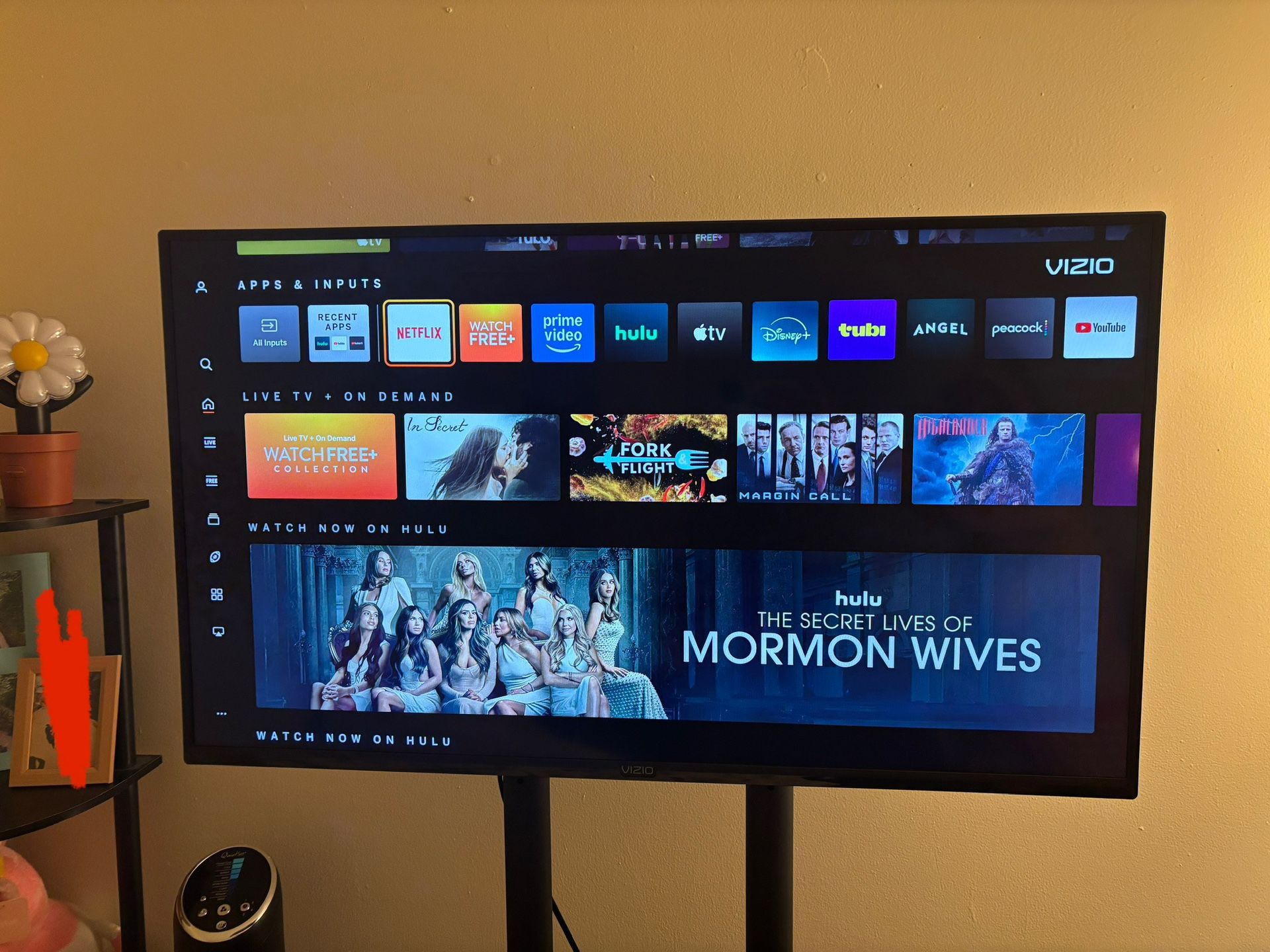 40” Smart TV & 2-tier Metal Stand