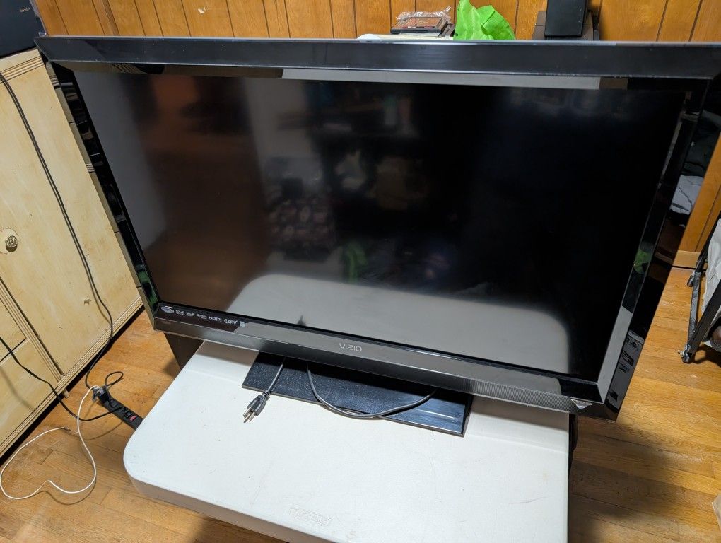Vizio E370VL HD TV