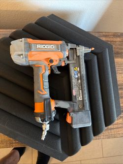 RIGID R150FSF3 Finish Stapler Pneumatic Narrow Crown 18 Gauge