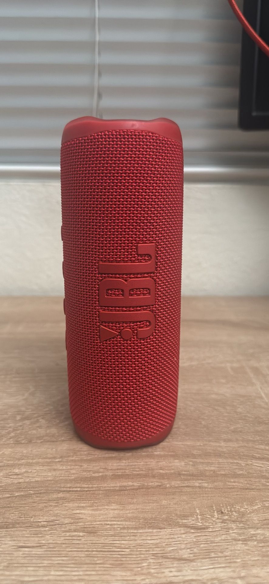 JBL Flip 6 - Portable Waterproof Speaker