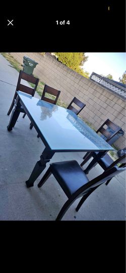 DINING TABLE SET