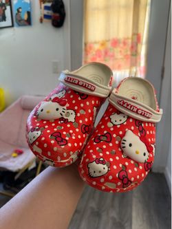 Women Hello Kitty!