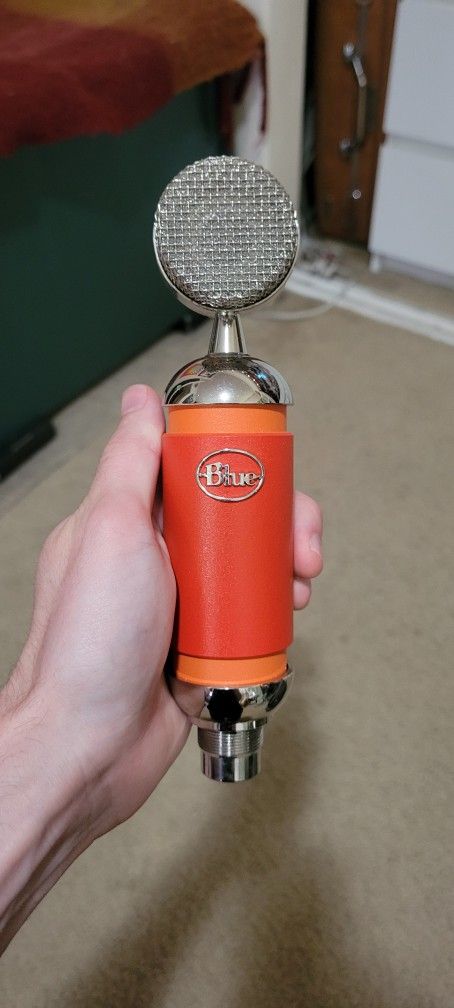 Blue Microphone Spark (Orange)