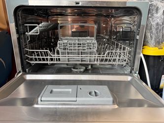Comfee Countertop Dishwasher (CDC22P2AWW) - Works Great, Clean Interior
