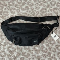 Alo Black Fanny Pack/Belt Bag $50 **READ DESCRIPTION**