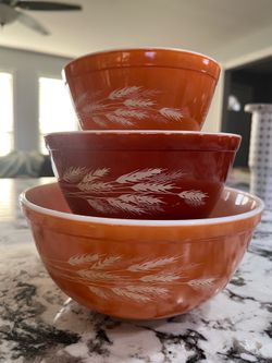 Vintage Pyrex Autumn Harvest (Wheat pattern) nesting mixing bowl set
