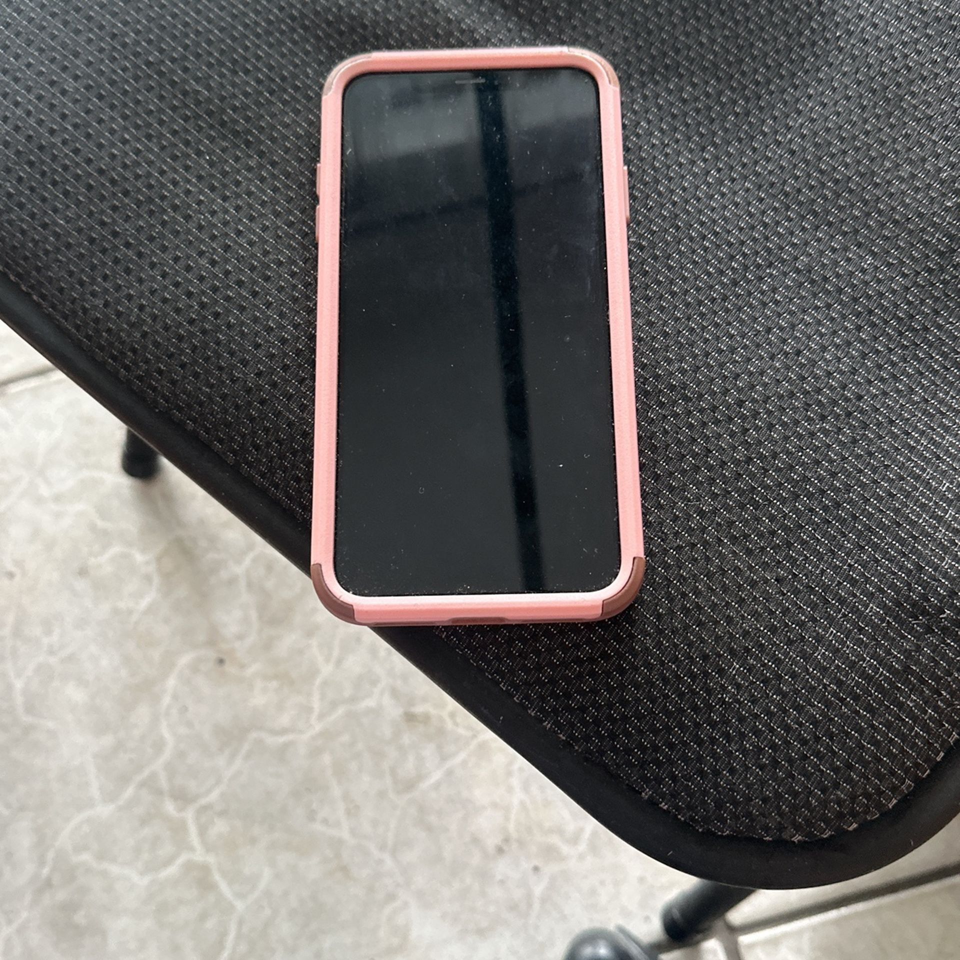 10 Max iPhone Like New Covers Protector And Chargers