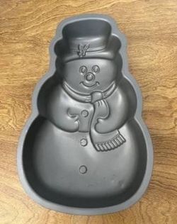NEW Non Stick 12" Snowman Molded Cake Pan