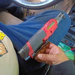 Milwaukee M12 Ratchet 