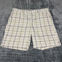 IZOD golf shorts men’s size 42