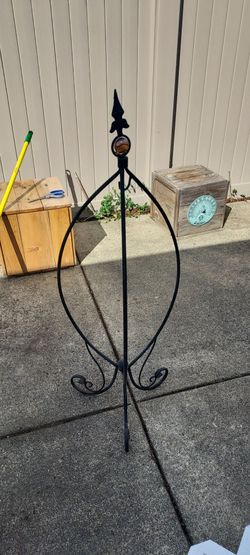 Plant hanger or..
