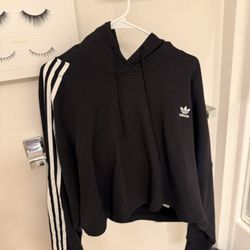 Large Adidas Crop Sweat Shirt 