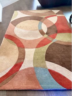 Beautiful Area Rug -6’ X 9’