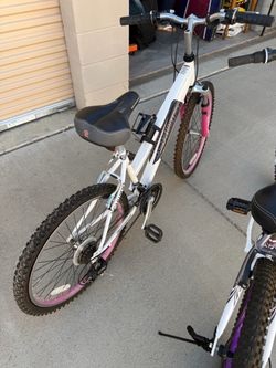 Schwinn Women's Mountain Bike White Pink