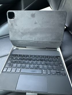 Apple Magic Keyboard & Apple Pencil