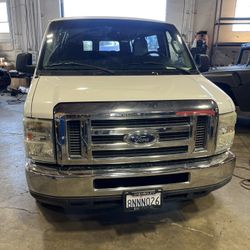 2010 Ford E-350